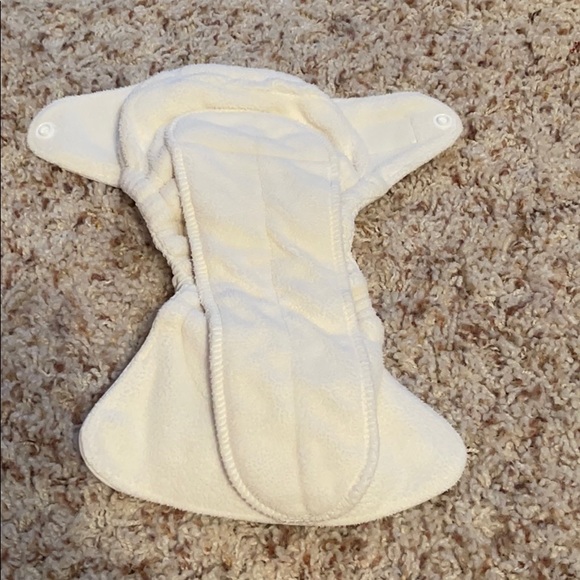Grovia newborn white cloth diaper - Picture 3 of 3